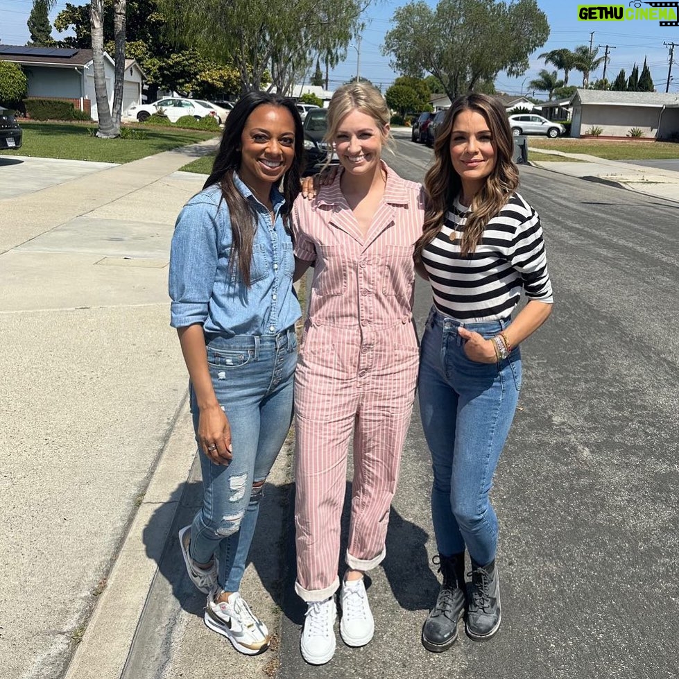 Beth Behrs Instagram - 3 #design girls! @sabrina_soto @nischelleturner coming soon! @cbstv
