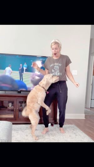 Beth Behrs Instagram - 🤷🏼‍♀️🤦🏼‍♀️