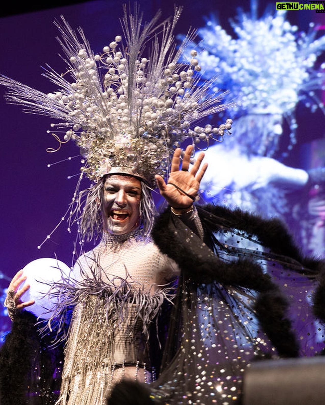 Bette Midler Instagram - Come on now, we've got work to do! These fantastic looks from past #NYRPHulaween events are all the inspiration you need! TONIGHT at 11:59pm ET is the deadline to submit those mah-velous costumes for the #NYRPSpiritHalloween contest and a chance to have your look streamed around the world and judged by @MichaelKors @bartschland @tiffanyhaddish @bellahadid & #LanceLePere during this year’s virtual event, 10/30 at 8p ET. Link in bio and stories for more info. Benefiting @nyrp.