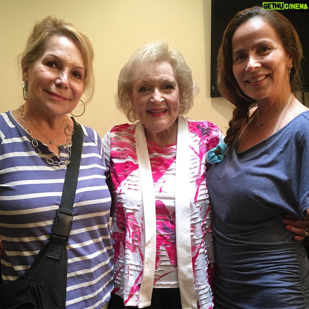 Betty White Instagram - It’s always a good day when I get to work with my beautiful glam squad! Love these girls xoxo #SocialMediaDay