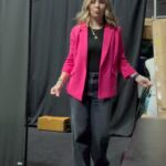 Beverley Mitchell Instagram - Sometimes you just have to find your shimmer and shine! A pop of color always makes me smile! Feeling my @skiesareblueclothing blazers! Which color is your favorite???? Team 💙 or team 🩷 #skiesareblueclothing