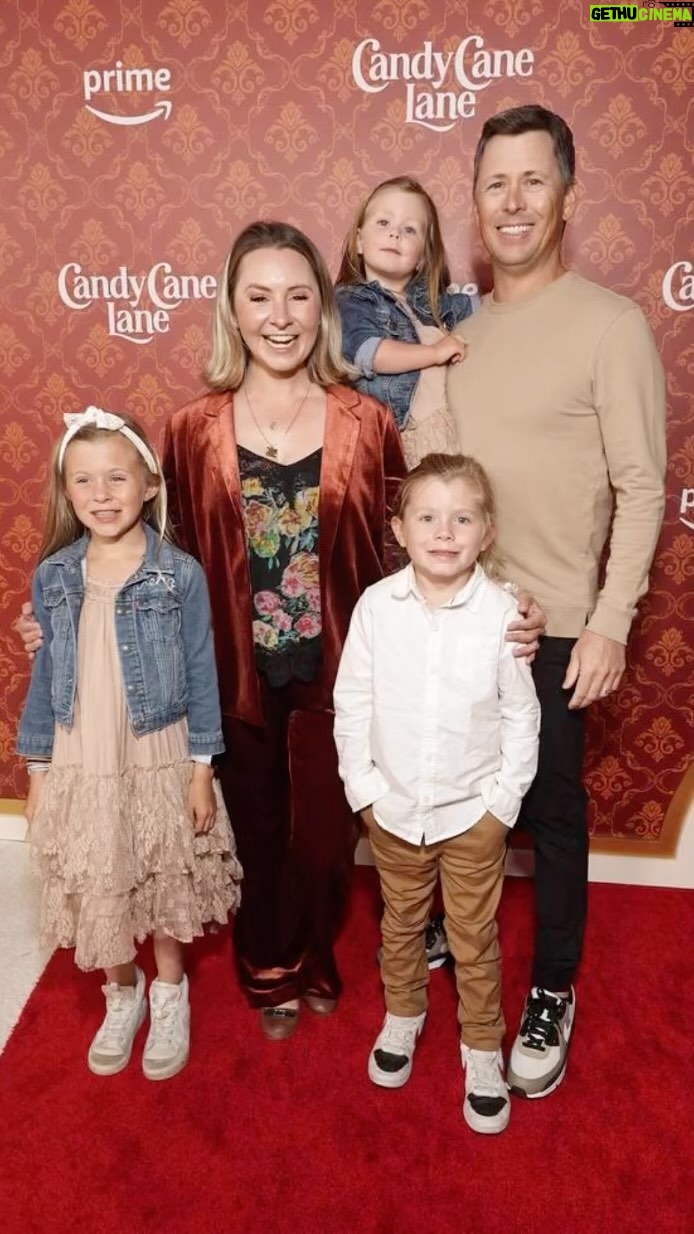 Beverley Mitchell Instagram - Had so much fun getting into the holiday spirit at the premiere of @primevideo @amazonstudios #CandyCaneLaneMovie @cultureratedpv Thank you so much @nicolaparish for inviting us! Such a fun movie with the incredible #EddieMurphy @jillianbell @traceeellisross out on December 1st!!! And thank you @michelemariepr @skiesareblueclothing @shop_noralee for dressing us and @cuts for Michael!