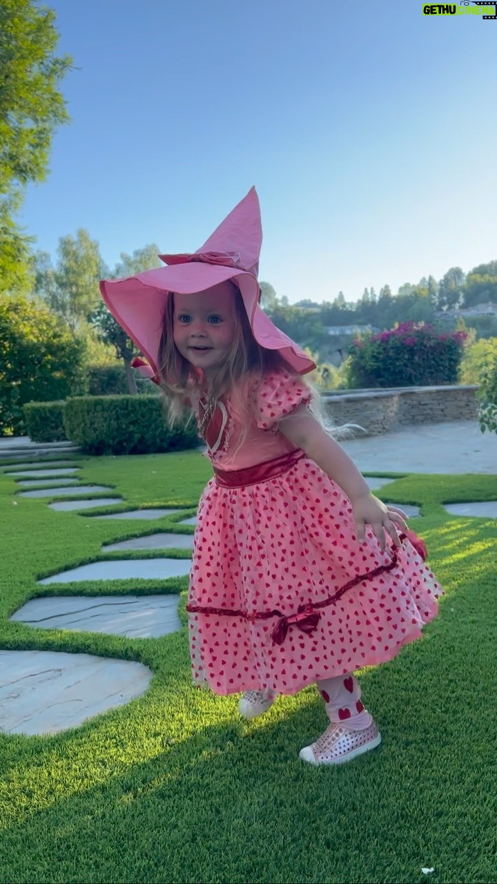 Beverley Mitchell Instagram - So cute you’ll cast a spell over the whole neighbourhood! 💕🧙♀️ We love @beverleymitchell in our Love Potion Witch costume 💕 #chasingfireflies #halloween #halloweencostume #halloweenideas #witch #witchcostume #cutecostumes