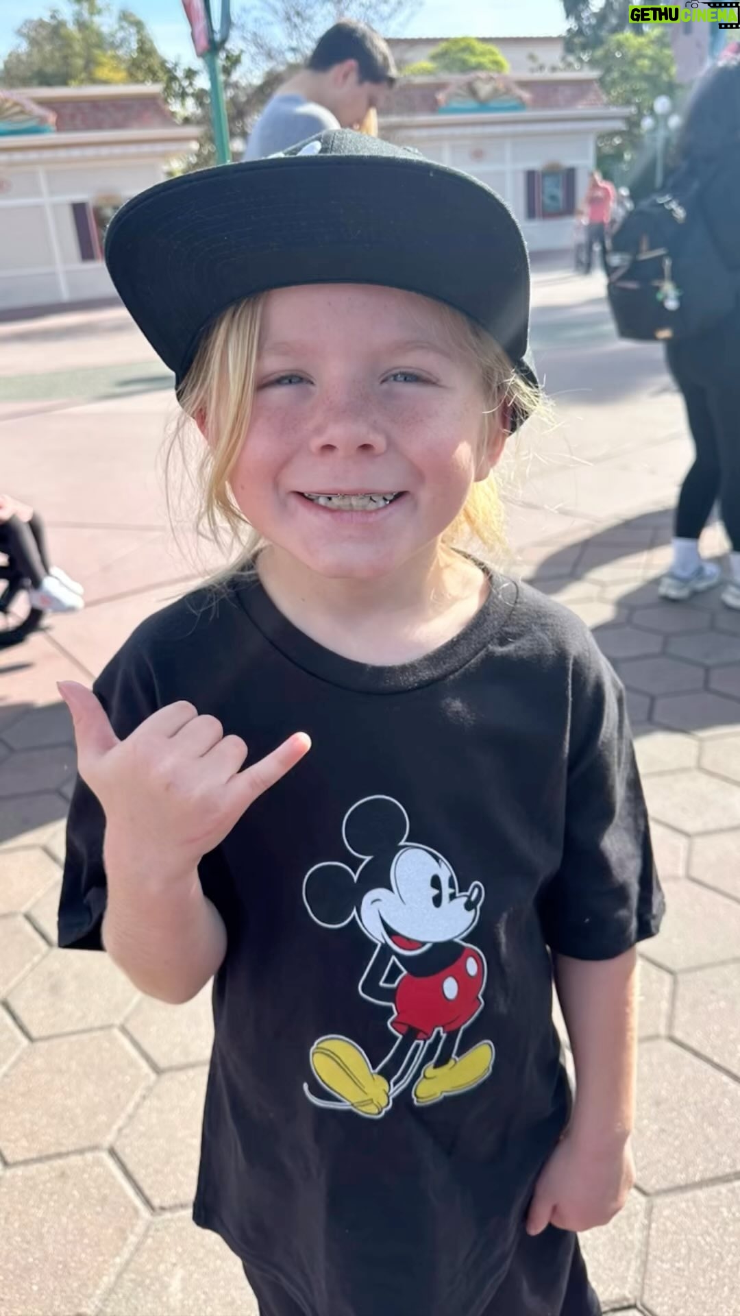Beverley Mitchell Instagram - Celebrated our special little guy with the best day ever! Instead of big parties we opted for a day filled with memories! A hotel stay and @disneyland adventures. We did our first day at @californiaadventurepark and here is a little peak of our fun! Happy birthday @huttshuddle you are so loved!!! 🥰 #thisis9