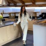 Beverly Bello Instagram – MEGEVE ☃️🤍❄️ 

@chalet_laferme_megeve ❄️🤍 

#megevemoments #megeve #love #friends #travelphotography #ski #amour