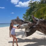 Beverly Bello Instagram – Il y a 1 an nous étions sur cette magnifique île 🏝 un voyage qui sera gravé en nous les Seychelles 🇸🇨