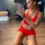 Beverly Bello Instagram – Team Rouge 🥰♥️💪 #lesapprentisaventuriers