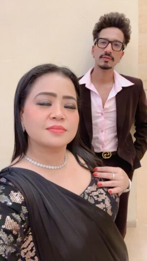 Bharti Singh Instagram - Main screen vali hu…tu kitab vala hai 📖 ❤️

Styled by - @harshalds 
Jewellery - @the_jewel_gallery