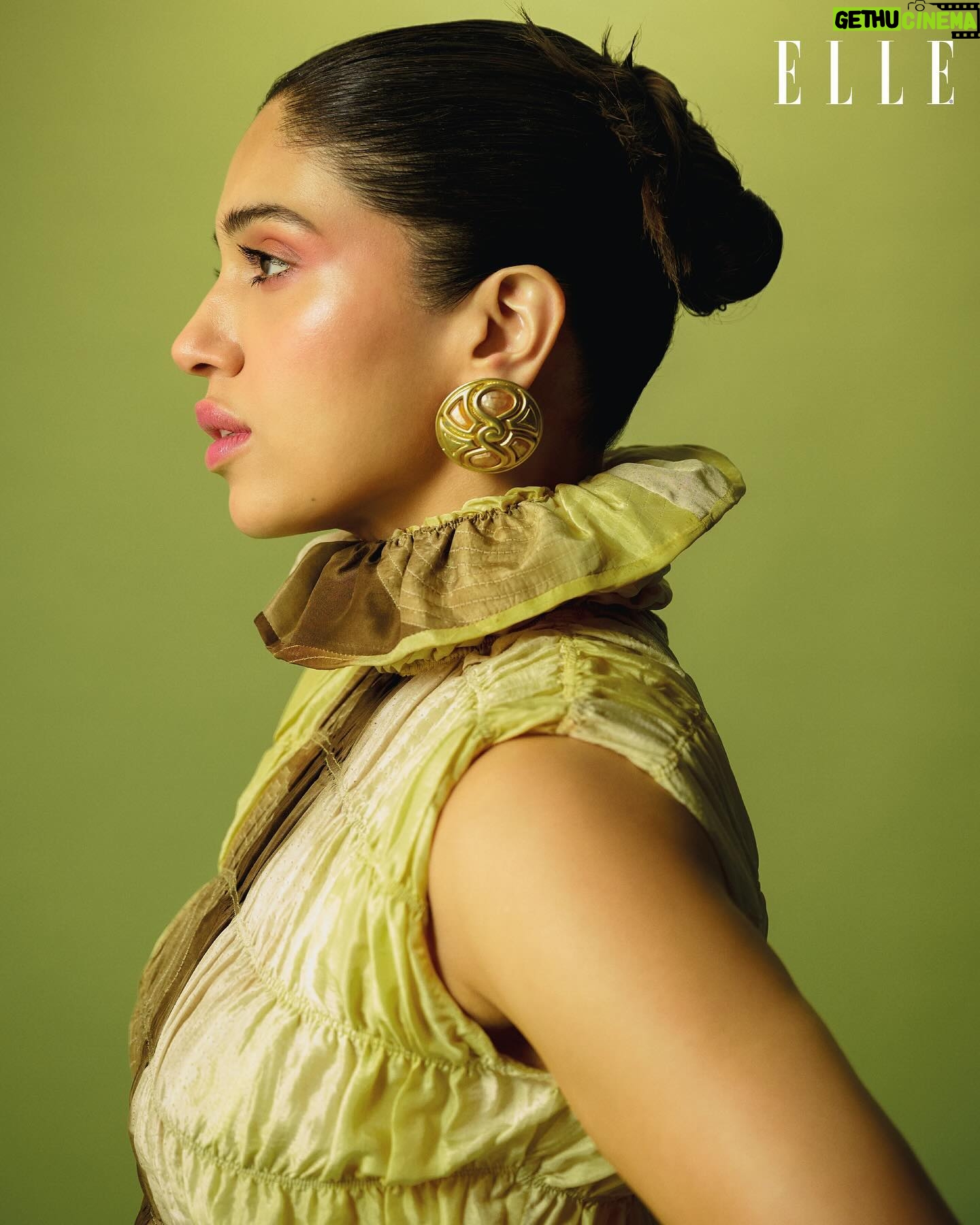 Bhumi Pednekar Instagram - Eco-Chic with @elleindia ๐๐ Look 1 Marissa Dress by @mekostudio_. Vintage Moschino upside down heart earrings by @viangevintage Look 2 Zinnia embroidered blouse and draped skirt co-ord by @studiorigu. Vintage Valentino chunky rose earrings by @viangevintage Look 3 Ripple stretch dress by @sonamkhetan_rtw. Vintage carved pink stone statement earrings by @viangevintage Look 4 Scarlet inferno gown by @vaishalisstudio. Vintage Valentino chunky rose earrings by @viangevintage _________________________ ELLE India Editor: @aineenizamiahmedi Photographer: @hunar.daga Fashion Editor: @zohacastelino Asst. Art Director: @mount.juno__ (Cover Design) Fashion Assistant: @komal_shetty_ (styling) Words: @words.by.hasina Hair: @sonam_hw Makeup: @eshwarlog Bookings Editor: @alizaafatmaa Assisted by: @nirali_p1(styling), @jasleen.narang (bookings) Production: @ikp.insta Artistโs Reputation Management: @yrf _________________________ #ELLEIndia #CoverStar #ELLE #BhumiPednekar #Sustainability #HomeGrown