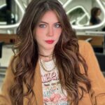 Bia Arantes Instagram – Dia de hidratar muito esse mega e cortar a franja, porque essa ainda cresce, viu? Haha! ✨ 
Obrigada amigo amado @cristhofergloe ❤️ Âme Concept