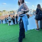 Bia Arantes Instagram - thnks @riachuelo pelo convite e pelo look para curtir o @thetownfestival que tá demais! 🖤 #thetown #riachuelo