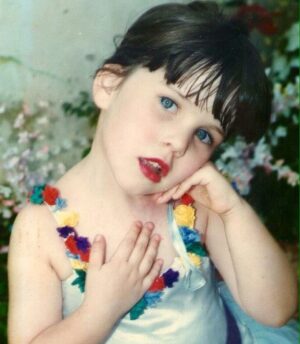 Bia Arantes Instagram - dia de celebrar as crianças…
e também de lembrar que tem uma criança que já sonhou muito dentro da gente. ♥️