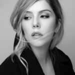 Bia Arantes Instagram - New blondie ✨ E digam oi para minha nova personagem 🙃 Loiro: @cristhofergloe / @vitorioov Style: @gajustyling Foto: @jeffportostudio Make/hair: @jonas.makeup_ Make video: @vickymebarak Loira Ryca