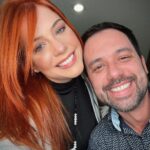 Bia Arantes Instagram - meus amigos além de pessoas maravilhosas são talento puro!!! @cristhofergloe obrigada por ser o the best esses anos todos e @vitorioov que além de dar assistência no hair fez essa make maravilhosa!!! Amo vcs! ♥️ Casa Florah