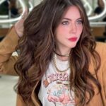 Bia Arantes Instagram – Dia de hidratar muito esse mega e cortar a franja, porque essa ainda cresce, viu? Haha! ✨ 
Obrigada amigo amado @cristhofergloe ❤️ Âme Concept