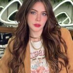 Bia Arantes Instagram – Dia de hidratar muito esse mega e cortar a franja, porque essa ainda cresce, viu? Haha! ✨ 
Obrigada amigo amado @cristhofergloe ❤️ Âme Concept