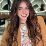 Bia Arantes Instagram – Dia de hidratar muito esse mega e cortar a franja, porque essa ainda cresce, viu? Haha! ✨ 
Obrigada amigo amado @cristhofergloe ❤️ Âme Concept