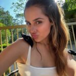 Bia Torres Instagram - contra a minha índole eu deixo 🌤️