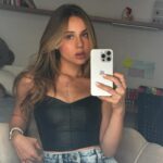 Bia Torres Instagram - i hate it here so i'll go to secret gardens in my mind 🎀🎶🎀🎶🎀🎶