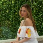 Bia Torres Instagram - too much 🌻🐝✨🪐👼🏻