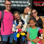 Bia Torres Instagram - PRIMEIRO DIA DE FÉRIAAAAS 🩵✨ valendo 1 beijo pra quem adivinhar pra onde estamos indo!!