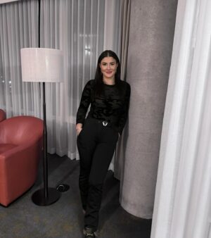 Bianca Andreescu Instagram - Thank you @hotelxtoronto for another lovely stay 🤍 - step by step I’m getting back to it 🥺