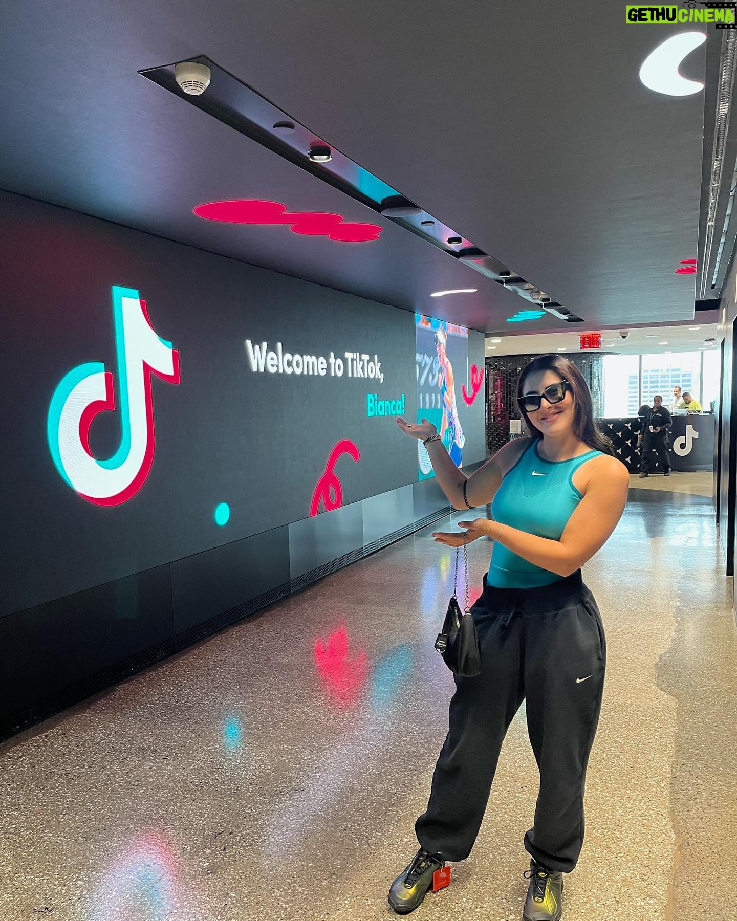 Bianca Andreescu Instagram - couldn’t be here for the tennis but tried to have some fun regardless 🫶🏼 see you next year 😁 thank you @supremenewyork x @nike for the sick kicks 🔥 swipe for some funny vids lol
