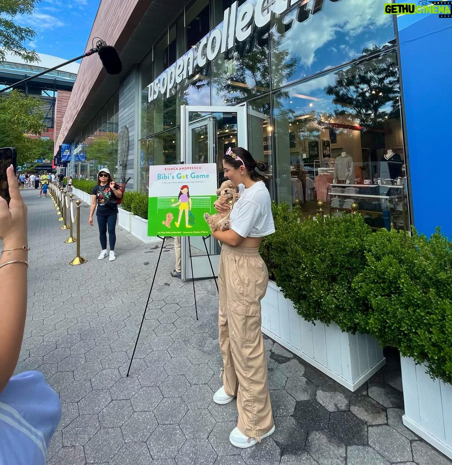 Bianca Andreescu Instagram - I really enjoyed my book signing yesterday. Thank you for everyone who showed up!! I love being back in this city. Unfortunately my back is not quite 100% yet, so I won’t be competing in this year’s US Open. I can’t wait to be back. Thank you for all the love and support🫶🏼