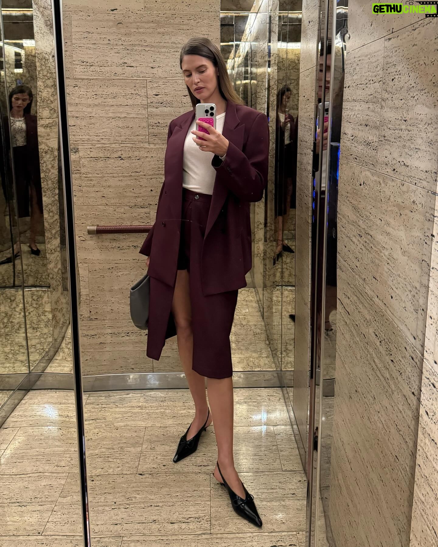 Bianca Balti Instagram - A special thanks to @parkhyattmilano for hosting me again during this fashion week ✨ waking up to the view of the Galleria Vittorio Emanuele II makes me feel like the queen that I am 🫶🏼 #invitedby Another special thanks to my team; I could have not done it without you @martinagrbgnt @martinaricco___ @bianca__marzocchi @danilospacca_hairstylist ❤️