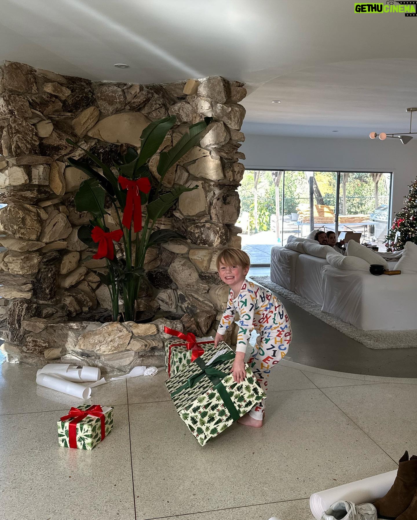 Bianca Balti Instagram - I asked Santa to take me home for Christmas and He* did… 🎄❤️🎄