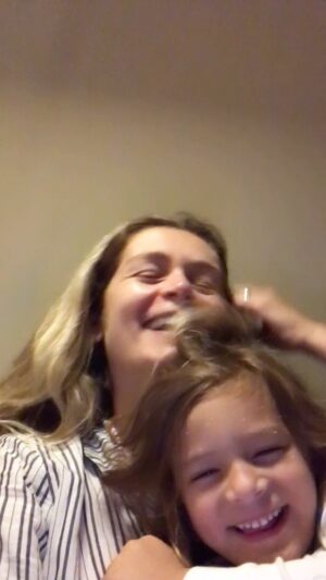 Bianca Castanho Instagram - Achados do rolo de câmera 🥰👭🏼💞 A razão do meu melhor sorriso e da minha maior felicidade… meu amor infinito… Te amo filha!!! ♾️💗 #diadofilho