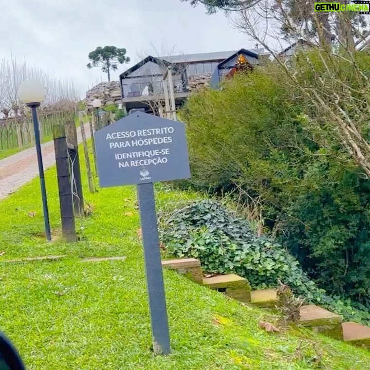 Bianca Castanho Instagram - Charme, conforto e aconchego nas cabanas da @cappiopousada. Uma experiência imperdível para quem vem aos Caminhos de Pedra na Serra Gaúcha!