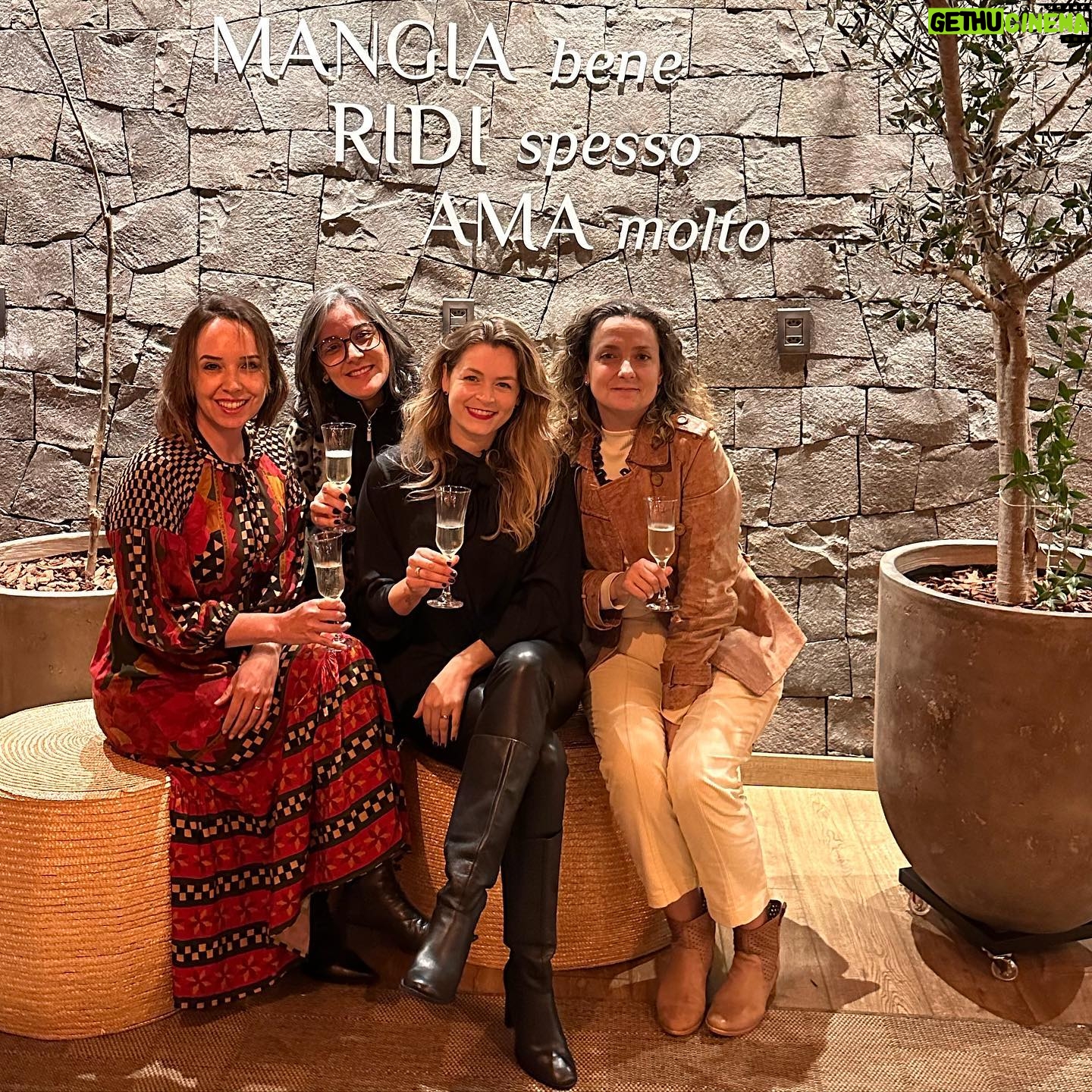 Bianca Castanho Instagram - Jantar maravilhoso, lugar lindo e atendimento impecรกvel, tornando a nossa viagem entre amigas ainda mais especial! @cantellicucina ๐๐ป๐๐๐๐ฅ