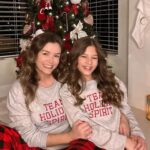 Bianca Castanho Instagram - Team Holiday Spirit ❤️🥰❤️ #happyholidays