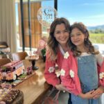 Bianca Castanho Instagram - E as comemorações continuam… 🥰🎉🥳🌸☮️✌🏼#aniversáriodacecília #festahippie #groovyparty #groovybohobirthday