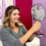 Bianca Castanho Instagram - Cuidar da @biancacasttanho é um privilégio, e dessa vez estamos mostrando para vocês o resultado de dois protocolos maravilhosos ⬇️ O Brow Essence Repair que é um tratamento abrangente destinado a promover o crescimento natural do cabelo da sobrancelha e o Brow Essence - um dos protocolos mais procurados aqui no YOU - que é a Nanopigmentação fio a fio hiper-realista, um procedimento semi-permanente que nos possibilita a criação de fios com o tebori de uma forma personalizada, para promover uma aparência natural e harmônica! E aí, o que você achou? Nos conte aqui nos comentários! 💜 Obrigada @biancacasttanho por confiar em nosso trabalho! 🥰 #eyebrows #eyebrow #nanopigmentacao #microbladebrows #microblandig #browshaping