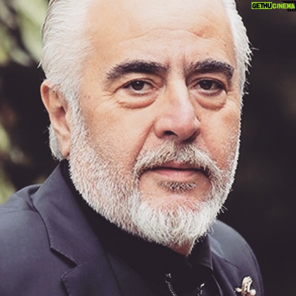 Binnur Kaya - 51.7K Likes - Anılarımız birikiyor...Beraber geçirdiğimiz her an, benim için zenginlik, mutluluk... Bizi buluşturan hayata teşekkür ederim... Onurlandırdın... Yollarımız açık, anılarımız bol olsun... Çok seviyorum... @uguryucel__official