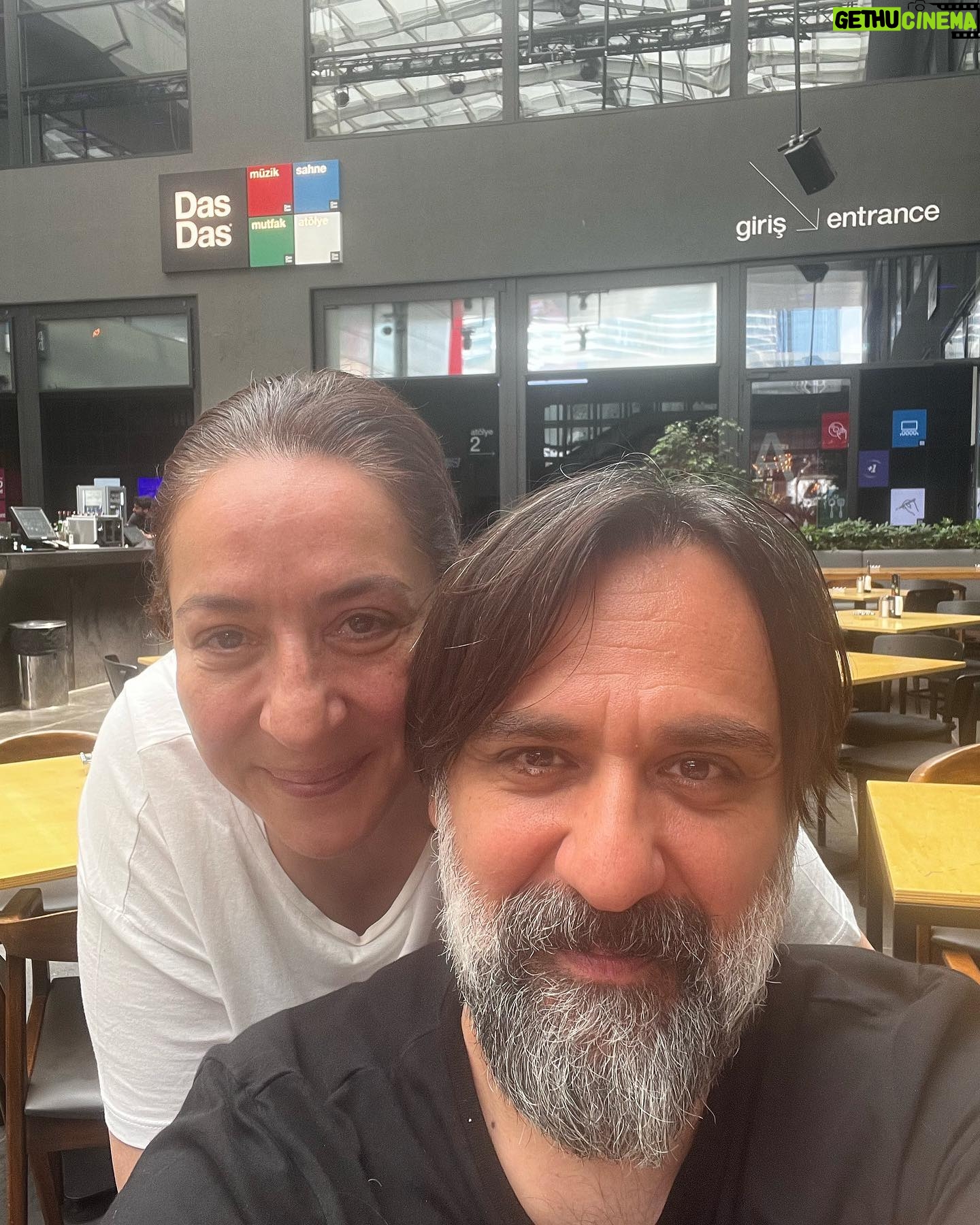 Binnur Kaya - 21.7K Likes - Canım Polat'ımla...
@polatbilgin
Tiyatromda...
@istanbuldasdas
Ne güzel...