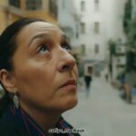 Binnur Kaya Instagram - Ne güzel yol…Ne güzel kırmızı…Ne güzel buluşma… *Ve harika şarkı için Barış Diri’ye👏👏👏 @ubormetenga @safiye_naci_ask_