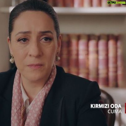 Binnur Kaya Instagram - #KırmızıOda yeni bölümüyle cuma akşamı @tv8 de 💙💙💙
