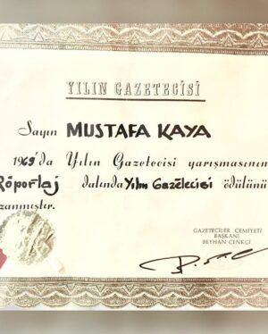 Binnur Kaya Instagram - Sıcağı sıcağına elim gitmedi,yazamadım...Arayan soran,paylaşan,yalnız bırakmayan herkese,tüm dostlara...ailem adına da sonsuz teşekkürlerimizle...Var olun...