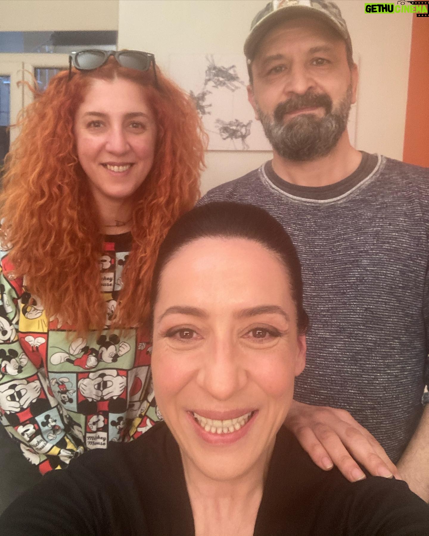 Binnur Kaya - 50K Likes - Saçım Özkan Beye makyajım Figen Hanıma emanet... İşlerine sevgilerini katan ekip arkadaşlarım ... Ellerinize sağlık♥️🧿