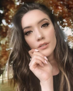 Blair Fowler Instagram - Meet me at the pumpkin patch 🎃