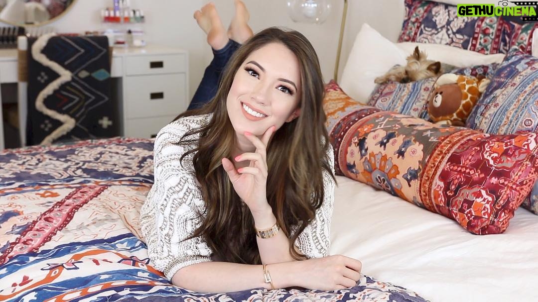 Blair Fowler Instagram - Woohoo! New video is up on my channel! It's a tour of my room in my LA loft 🎉 link is in my bio ☝🏻