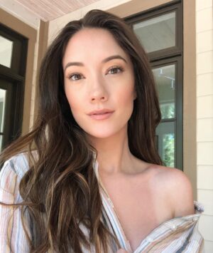 Blair Fowler Instagram - Woohoo! I just uploaded a super chatty old-school juicystar style makeup tutorial on my channel. It’s a quick and easy look that I’ve been wearing everyday to school. I still do it during quarantine to keep a bit of normalcy in my life right now. Link is in my bio and I’m responding to comments now! Come say hi and chat with me :)