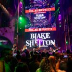 Blake Shelton Instagram - HELL YEAH @olered VEGAS!!!! Let's keep the party going tonight!!!!!!