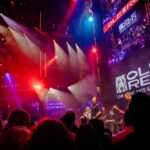 Blake Shelton Instagram - HELL YEAH @olered VEGAS!!!! Let's keep the party going tonight!!!!!!