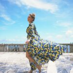 Blanca Soto Instagram - Un día tan lindo me pone muy feliz @carolinaherrera 💙🦋💙 Love sunny days ☀️ #EraofHerrera #Gratitud #happiness #teamsoto #infinito #besazos #tuesdaymorning #fashionable #miami #bts