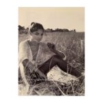Blanca Soto Instagram - Throwback Thursday !! Momentos súper guay !!! 😀🌾✨💫 #teamsoto #gratitud #happy #infinito #dailylook #outfitgoals #mylook #styleinspiration #bohochic #tbt #thursdaythoughts #blackandwhite #nextmodels