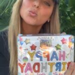 Blanca Soto Instagram – Muchas gracias por todos sus mensajes y su cariño en este día !! Me hacen muy feliz 😀 BESAZOS 🥳🎈🥳🎈🥳🎈🎂🎉🎁🎁#teamsoto #besaZos #infinito #birthday